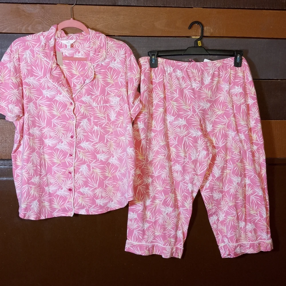Secret Treasures 2X (18-20) Pink & White Exotic Short sleeve Top With Capris - Picture 2 of 8